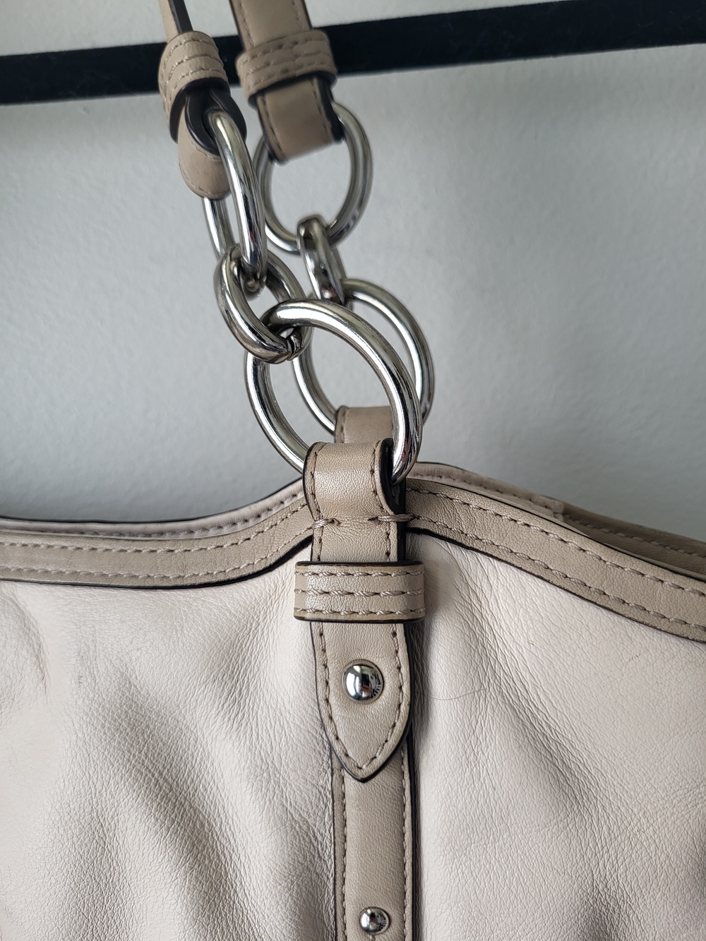 Coach Two-Tone Cream and Taupe Leather Shoulder Bag - Picture 4 of 14